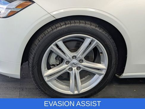 Used 2018 Volvo S90 T5 Momentum AWD/4WD image 4
