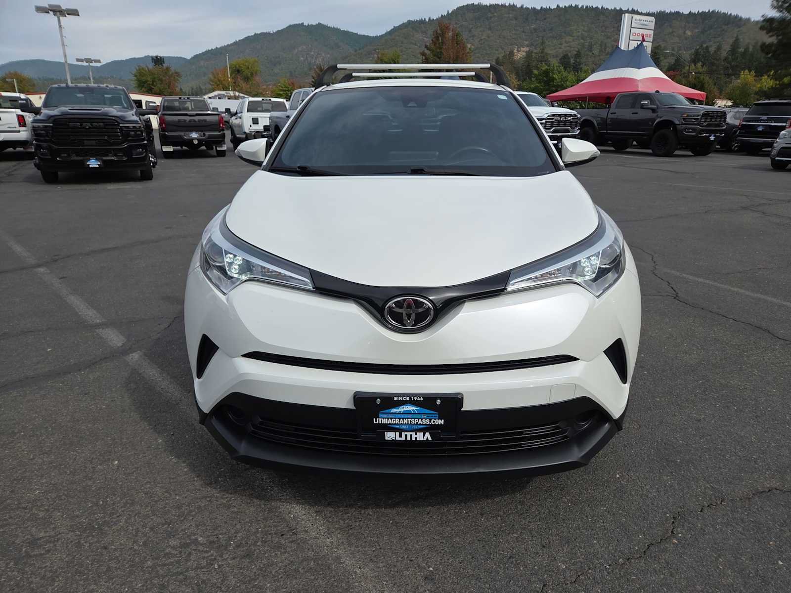 Used 2018 Toyota C-HR XLE FWD image 14