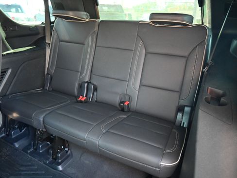 Used 2025 Chevrolet Tahoe Premier AWD/4WD image 34