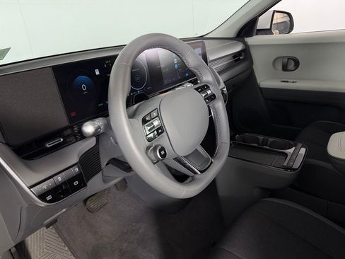 Used 2025 Hyundai Ioniq 5 SE RWD image 15