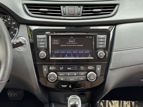 Used 2020 Nissan Rogue SV FWD image 22