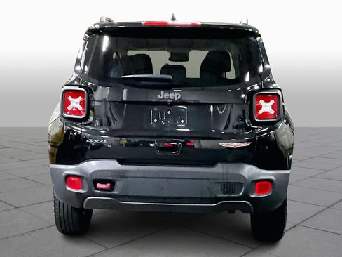 Used 2020 Jeep Renegade Trailhawk image 4