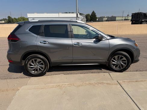 Used 2018 Nissan Rogue SV AWD/4WD image 21