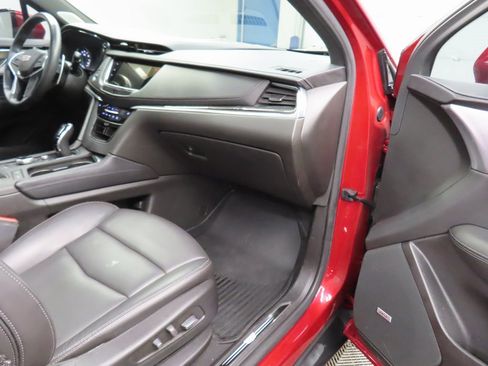 Used 2022 Cadillac XT5 Sportv w/ Technology Package image 32