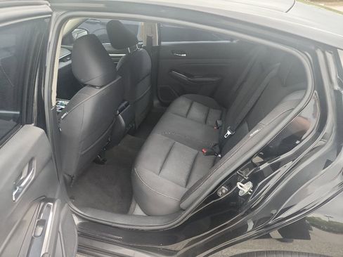 Used 2021 Nissan Altima 2.5 SV FWD image 9
