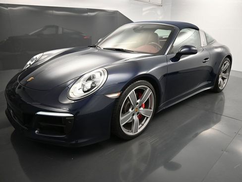 Used 2019 Porsche 911 Targa 4S image 25