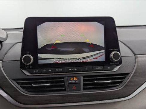 Used 2025 Nissan Altima 2.5 SV image 29