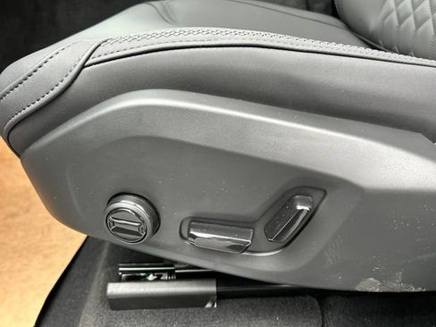 Used 2026 Volvo XC60 B5 Plus w/ Protection Package Premier AWD/4WD image 11