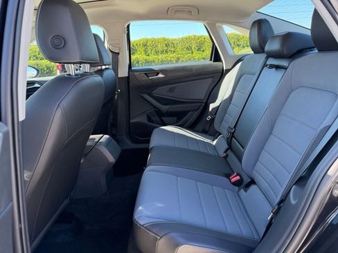Used 2025 Volkswagen Jetta SE image 24