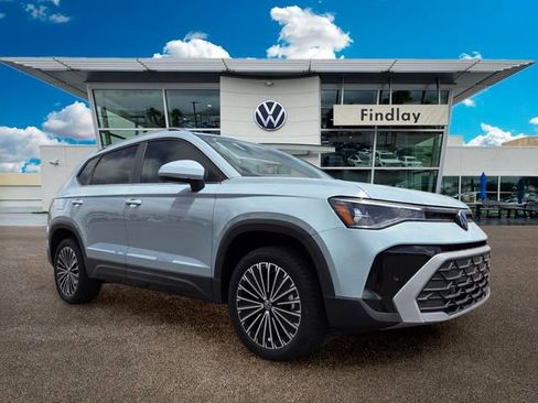 New 2026 Volkswagen Taos SE FWD image 1