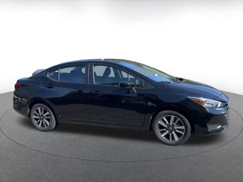 Used 2025 Nissan Versa SV image 16
