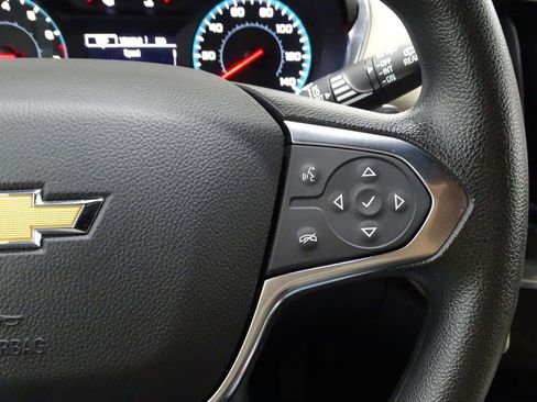 Used 2023 Chevrolet Traverse LS image 25