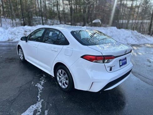 Used 2021 Toyota Corolla LE w/ Carpet Mat Package (TMS) image 8