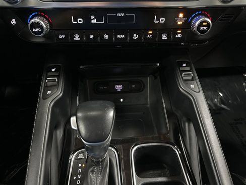 Used 2022 Kia Telluride SX w/ SX Prestige Package image 25