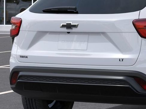 New 2026 Chevrolet Trax LT w/ Driver Confidence Package FWD image 14