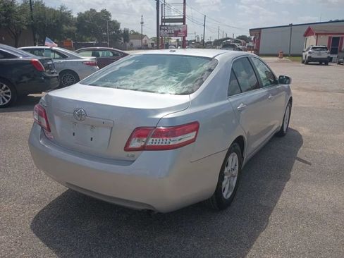 Used 2011 Toyota Camry LE w/ LE Extra-Value Pkg FWD image 5