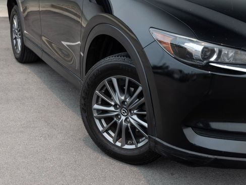 Used 2017 MAZDA CX-5 Touring w/ Preferred Equipment Package AWD/4WD image 4