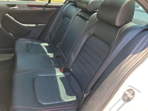 Used 2017 Volkswagen Jetta GLI FWD image 14