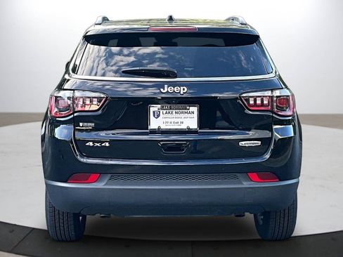 Certified 2025 Jeep Compass Latitude w/ Sun & Sound Group AWD/4WD image 7