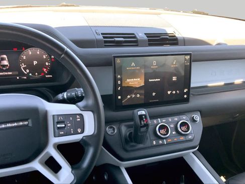 Used 2025 Land Rover Defender 110 S AWD/4WD image 6