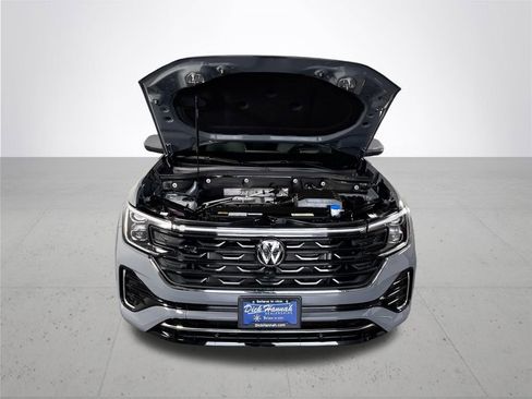 Certified 2025 Volkswagen Atlas Cross Sport SEL Premium R-Line AWD/4WD image 24