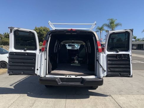 Used 2007 Chevrolet Express 2500 w/ Power and Light Package RWD image 17