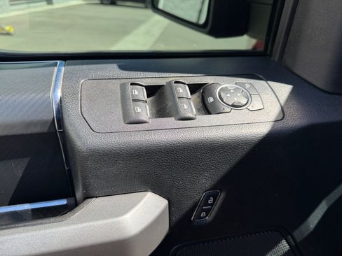 Used 2018 Ford F150 XLT AWD/4WD image 17