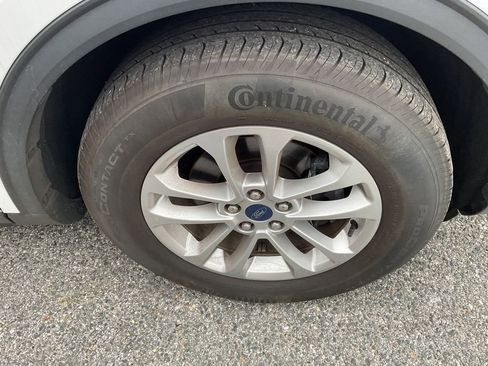 Used 2022 Ford Escape SE image 11