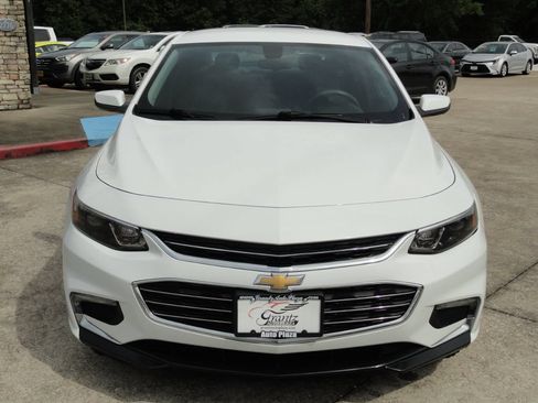 Used 2018 Chevrolet Malibu LT FWD image 2