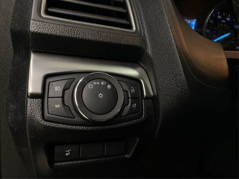 Used 2019 Ford Explorer XLT w/ Equipment Group 202A AWD/4WD image 23