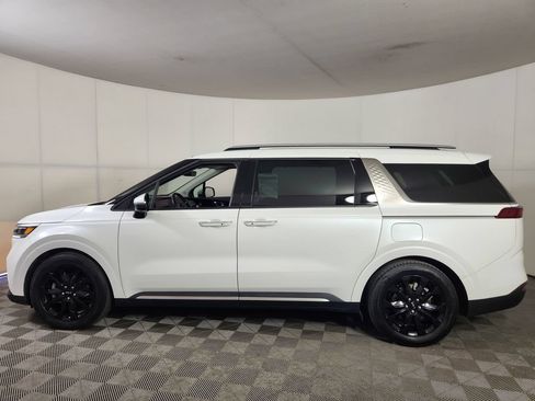 Used 2023 Kia Carnival SX Prestige FWD image 4