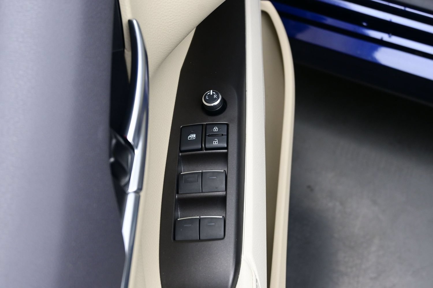 Used 2021 Toyota Camry XLE AWD/4WD image 10