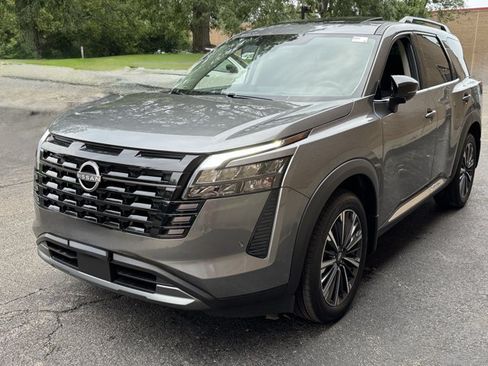 New 2026 Nissan Pathfinder Platinum AWD/4WD image 30