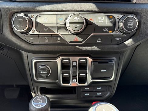 New 2026 Jeep Wrangler Unlimited Sport image 23