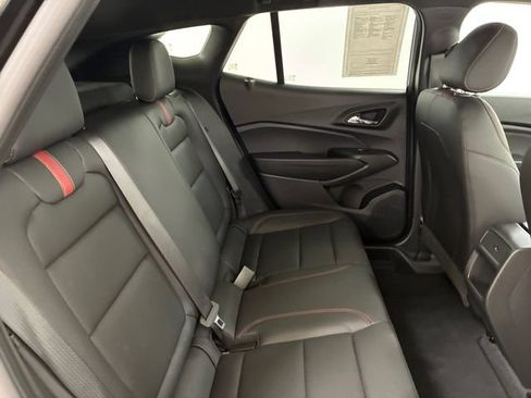 Certified 2025 Chevrolet Trax RS w/ Sunroof Package FWD image 16