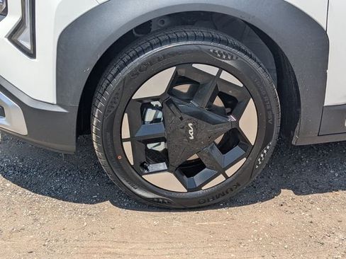 New 2027 Kia Seltos S FWD image 11