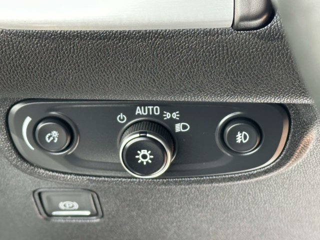 Certified 2024 GMC Terrain SLT FWD image 16