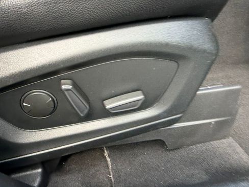 Used 2020 Ford Explorer XLT w/ Equipment Group 202A image 30