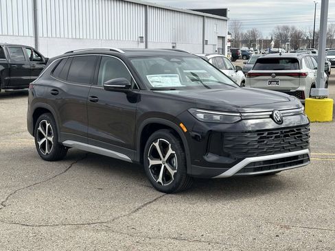 New 2025 Volkswagen Tiguan SE FWD image 5