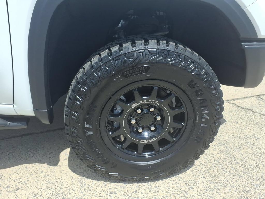 New 2026 GMC Sierra 1500 AT4X w/ AT4X AEV Edition AWD/4WD image 9