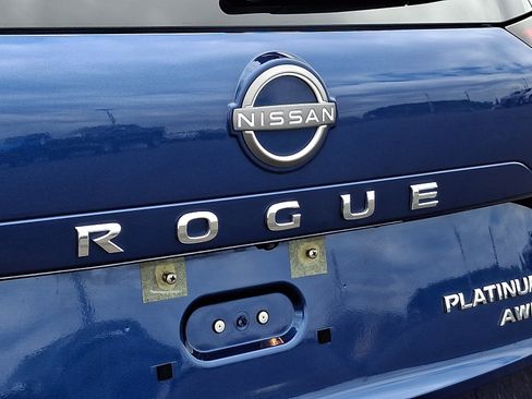 Used 2023 Nissan Rogue Platinum AWD/4WD image 33