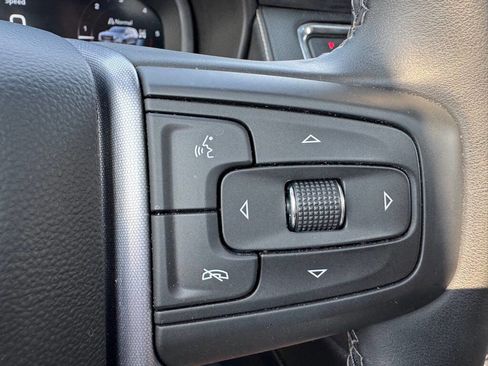 Used 2024 GMC Yukon XL SLT image 19