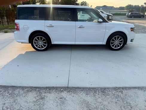 Used 2019 Ford Flex Limited AWD/4WD image 9