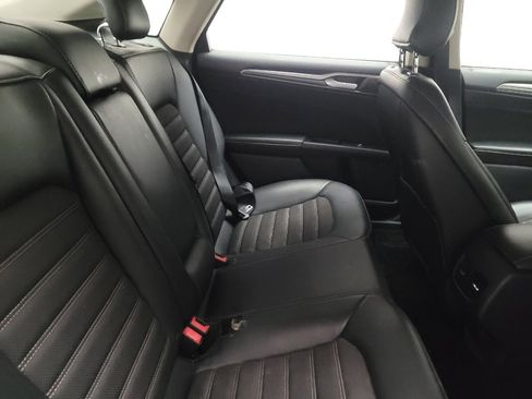 Used 2017 Ford Fusion SE w/ Equipment Group 201A AWD/4WD image 19