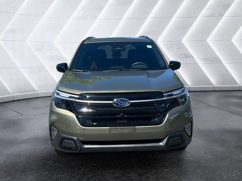 Used 2025 Subaru Forester Touring w/ Touring Package AWD/4WD image 2