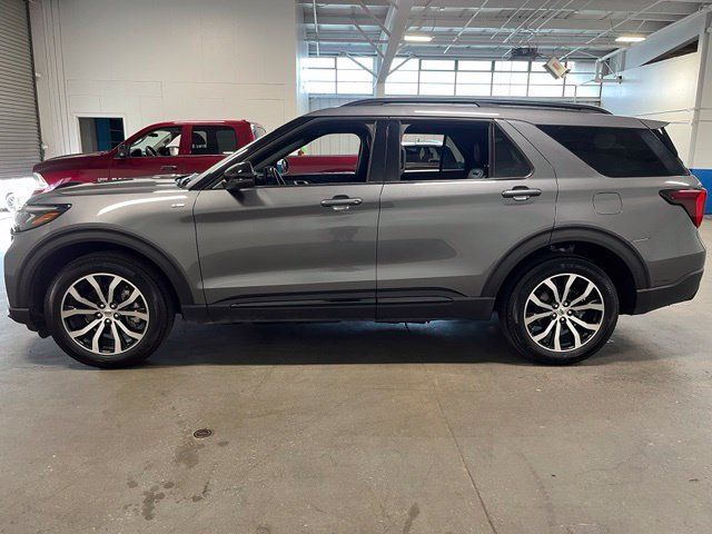 Used 2025 Ford Explorer ST-Line AWD/4WD image 6