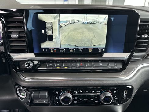 Used 2025 Chevrolet Silverado 1500 High Country AWD/4WD image 15