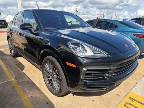 Used 2023 Porsche Cayenne Platinum Edition AWD/4WD image 4