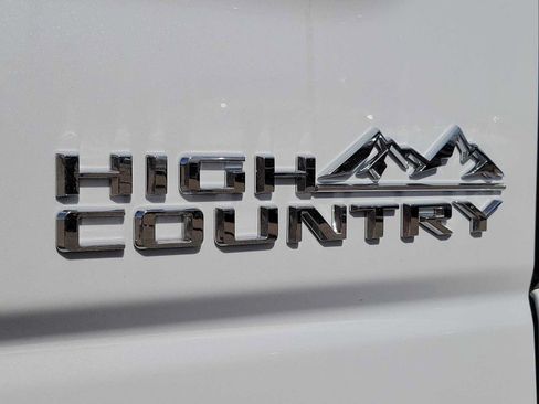 New 2026 Chevrolet Silverado 2500 High Country w/ Z71 Off-Road Package AWD/4WD image 11