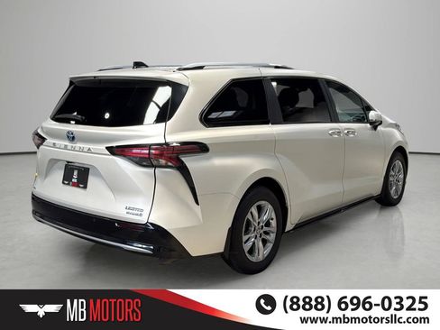 Used 2023 Toyota Sienna Limited AWD/4WD image 5